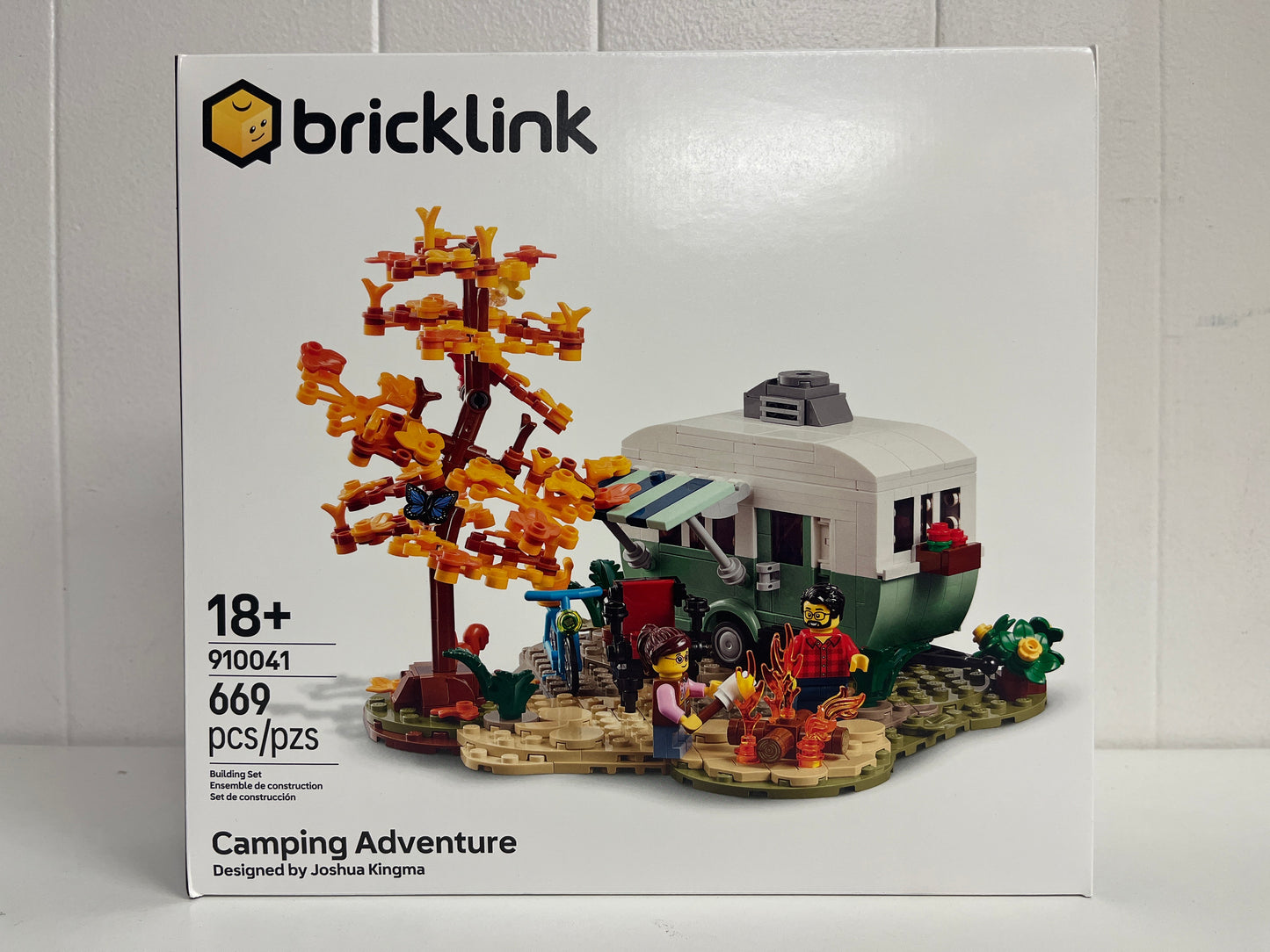 910041 Camping Adventure