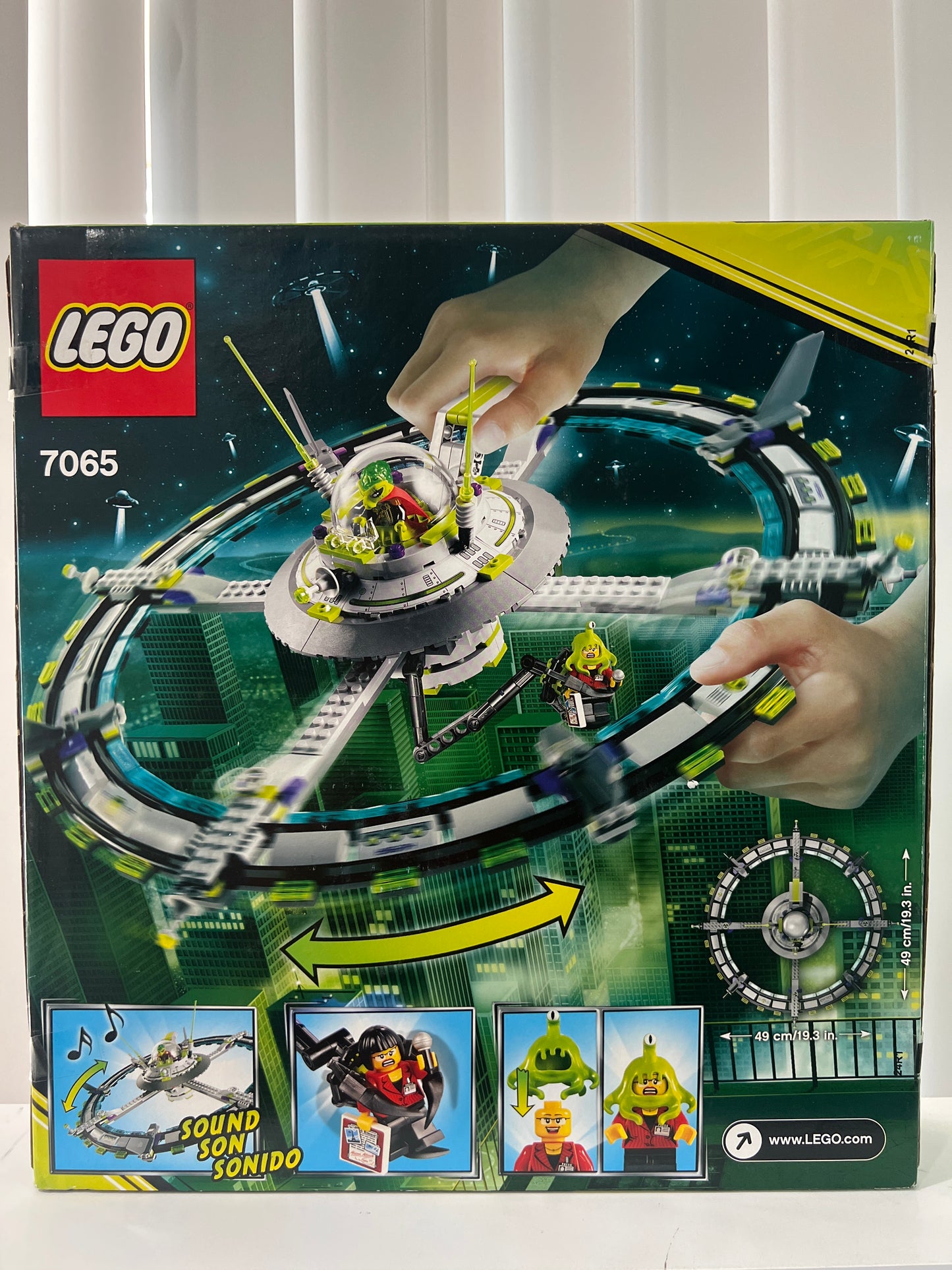 7065 Alien Mothership