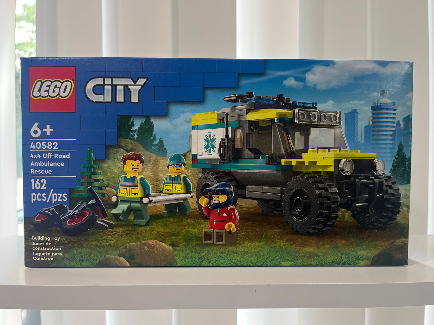 40582 4x4 Off Road Ambulance Rescue