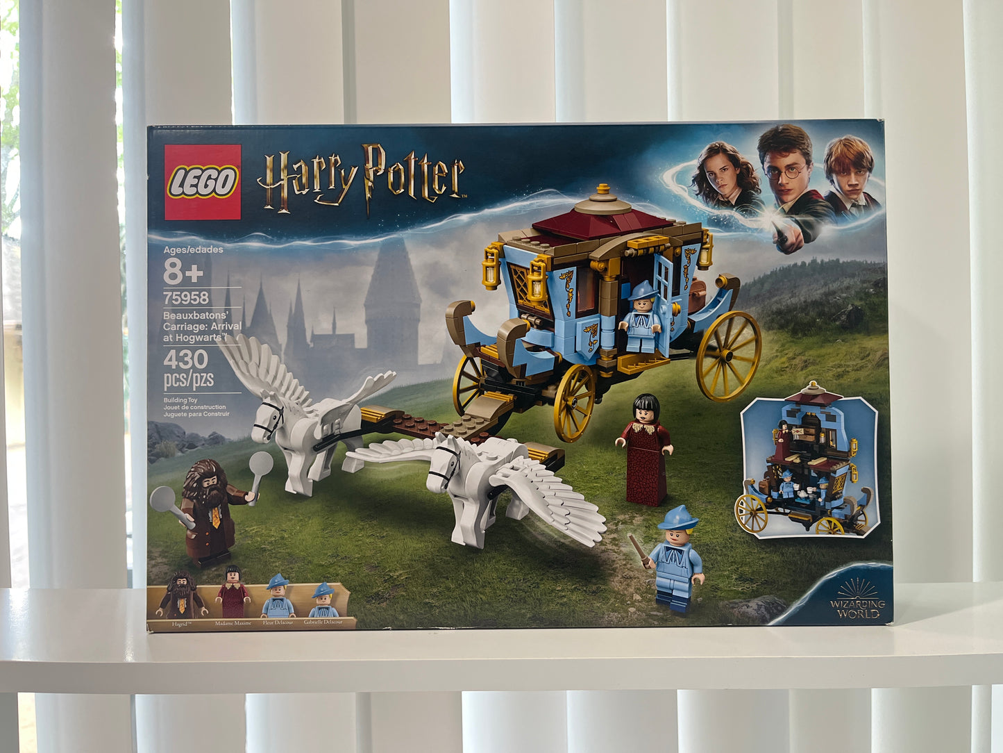 75958 Beauxbatons’ Carriage: Arrival at Hogwarts
