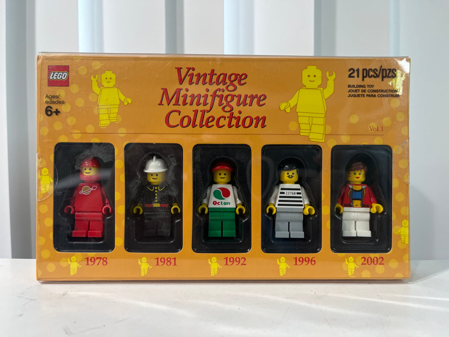 5000437 Vintage Minifigure Collection Vol. 1 {2012 Edition}