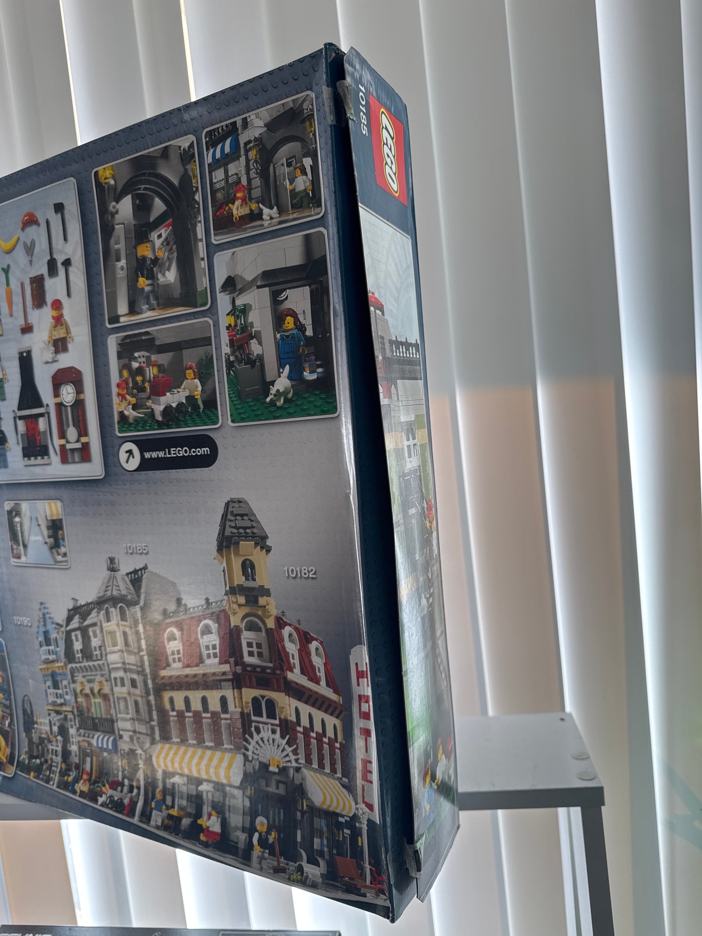 10185 Green Grocer ( shelf-wear)