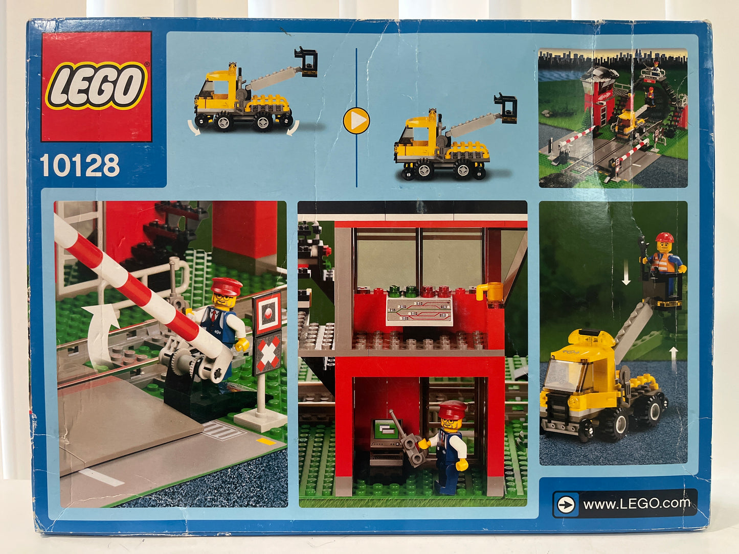 10128 Train Level Crossing