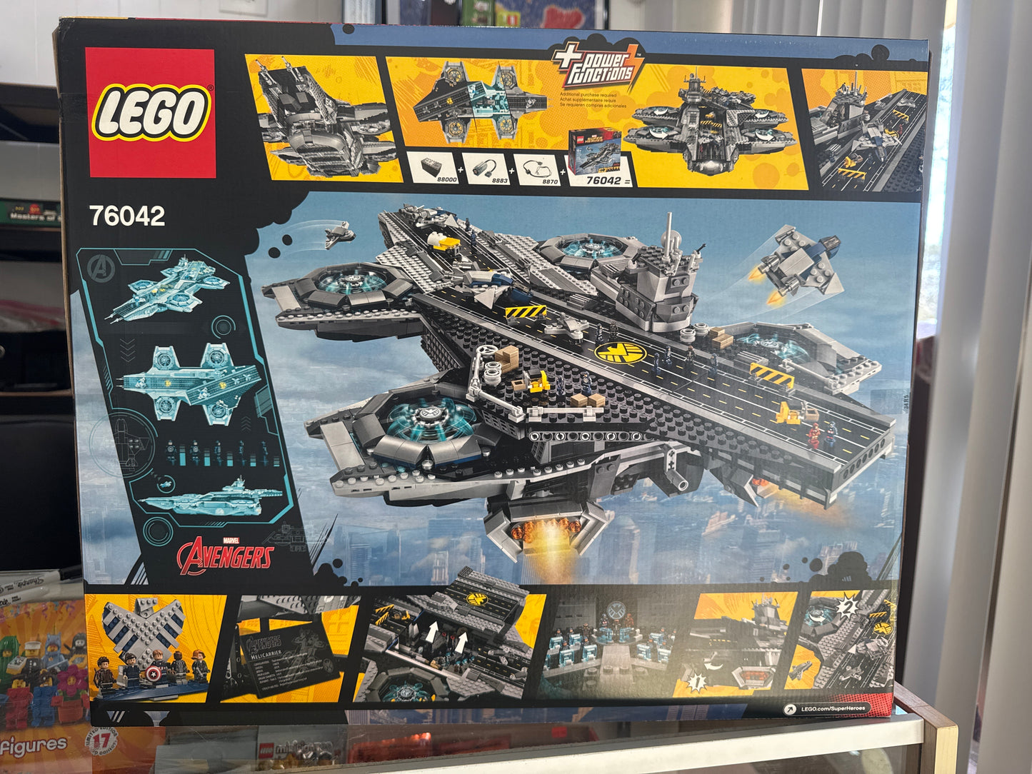 76042 The SHIELD Helicarrier