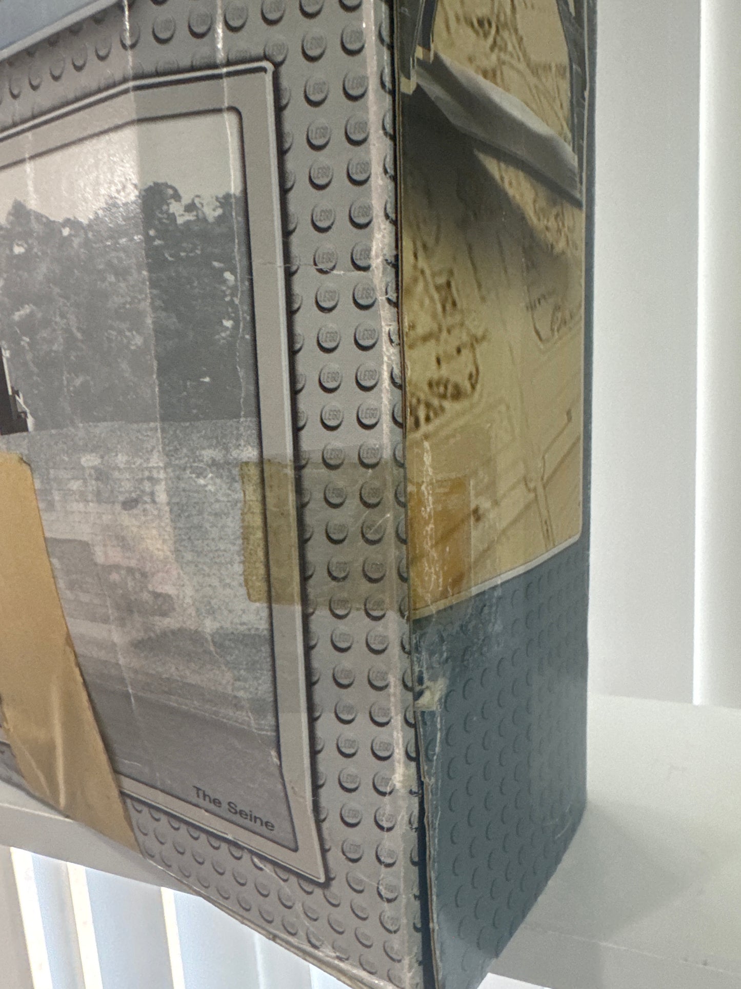 10181 Eiffel Tower 1:300 Scale