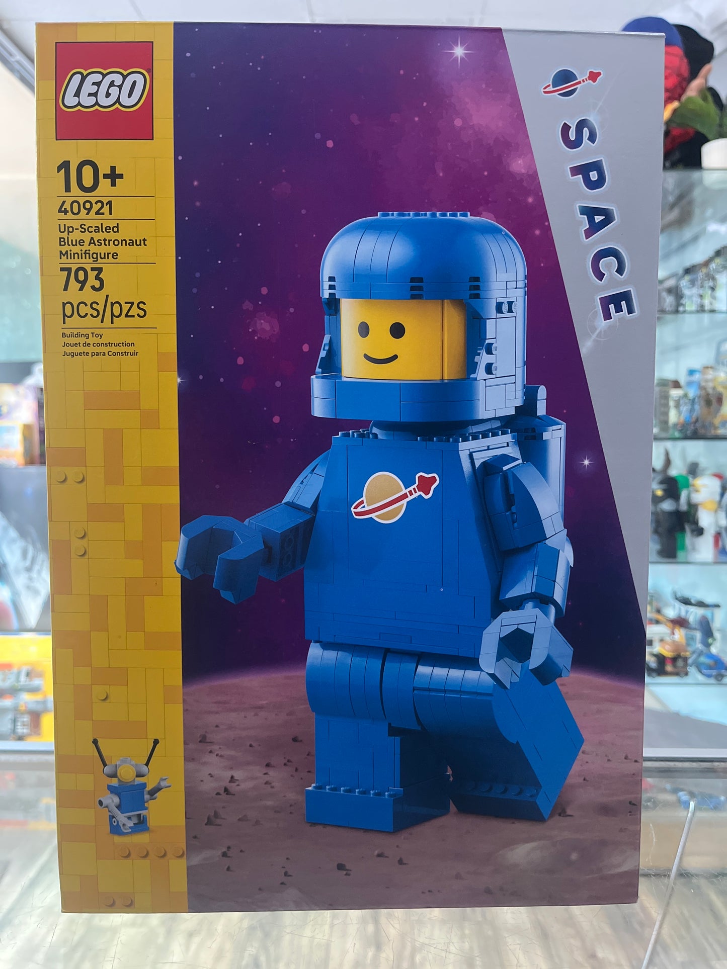 40921 Up-Scaled Blue Astronaut Minifigure