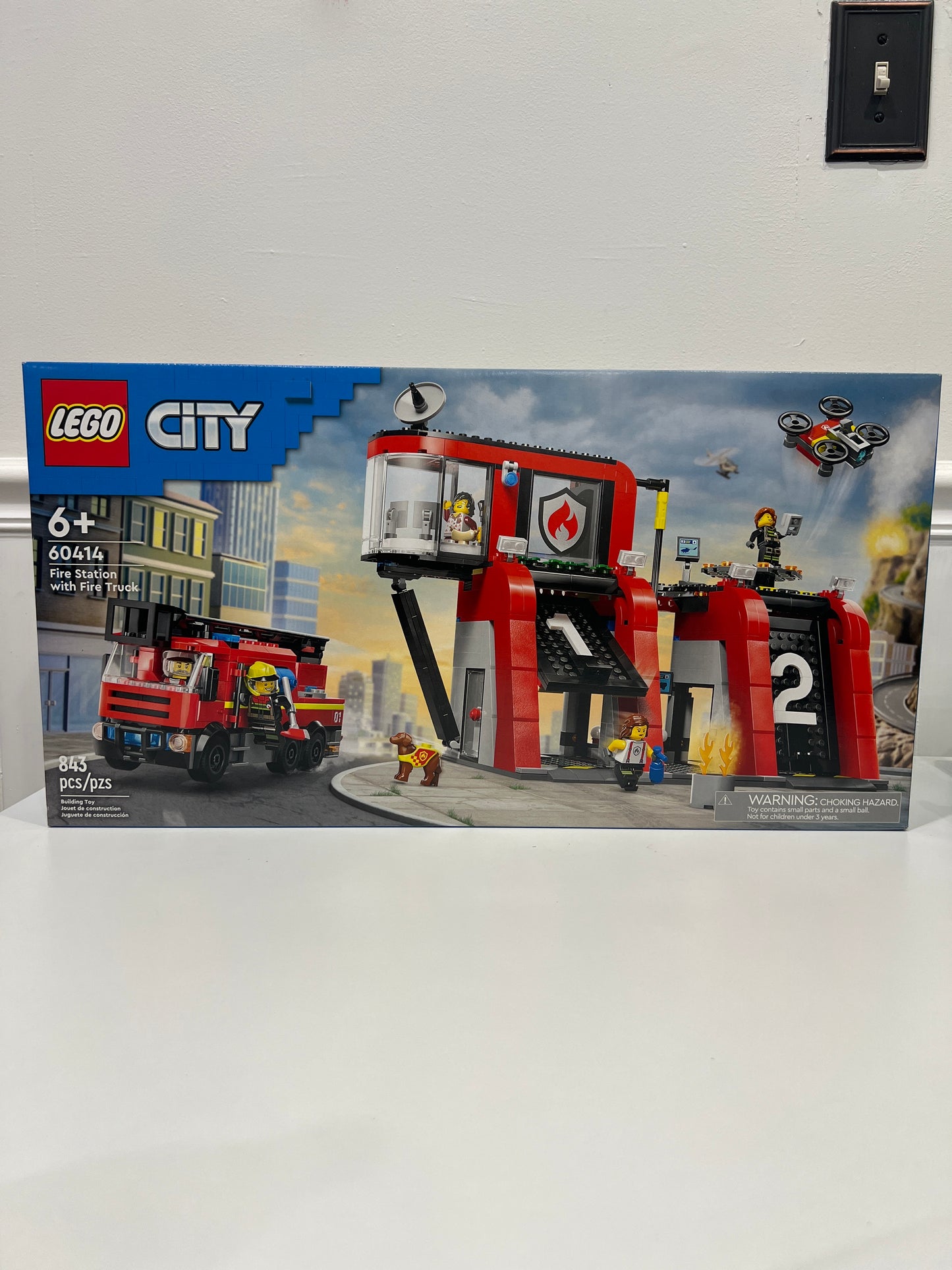 60414 Fire Station with Fire Truck