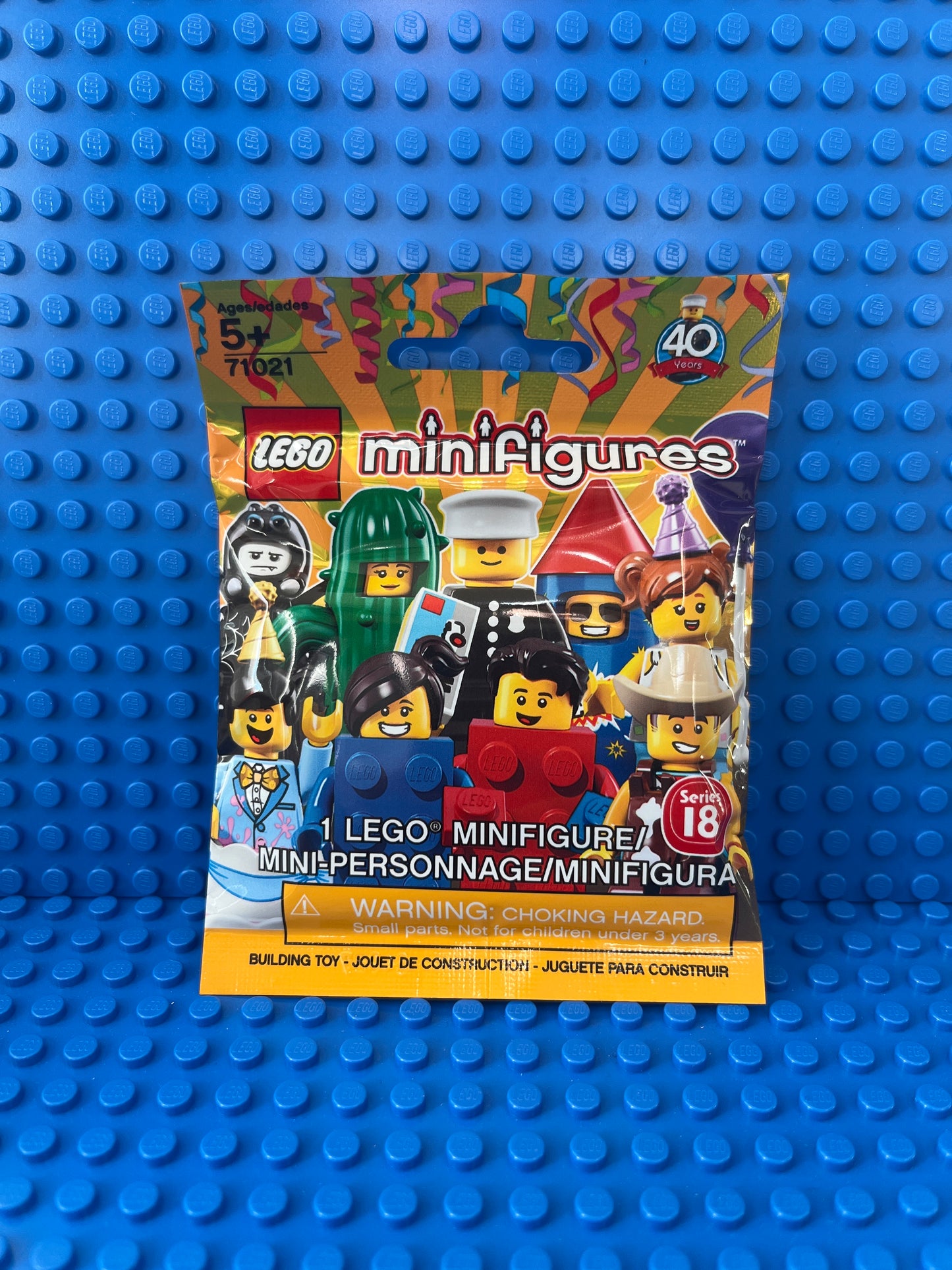71021 Minifigure, Series 18 (Complete Random Set of 1 Minifigure)