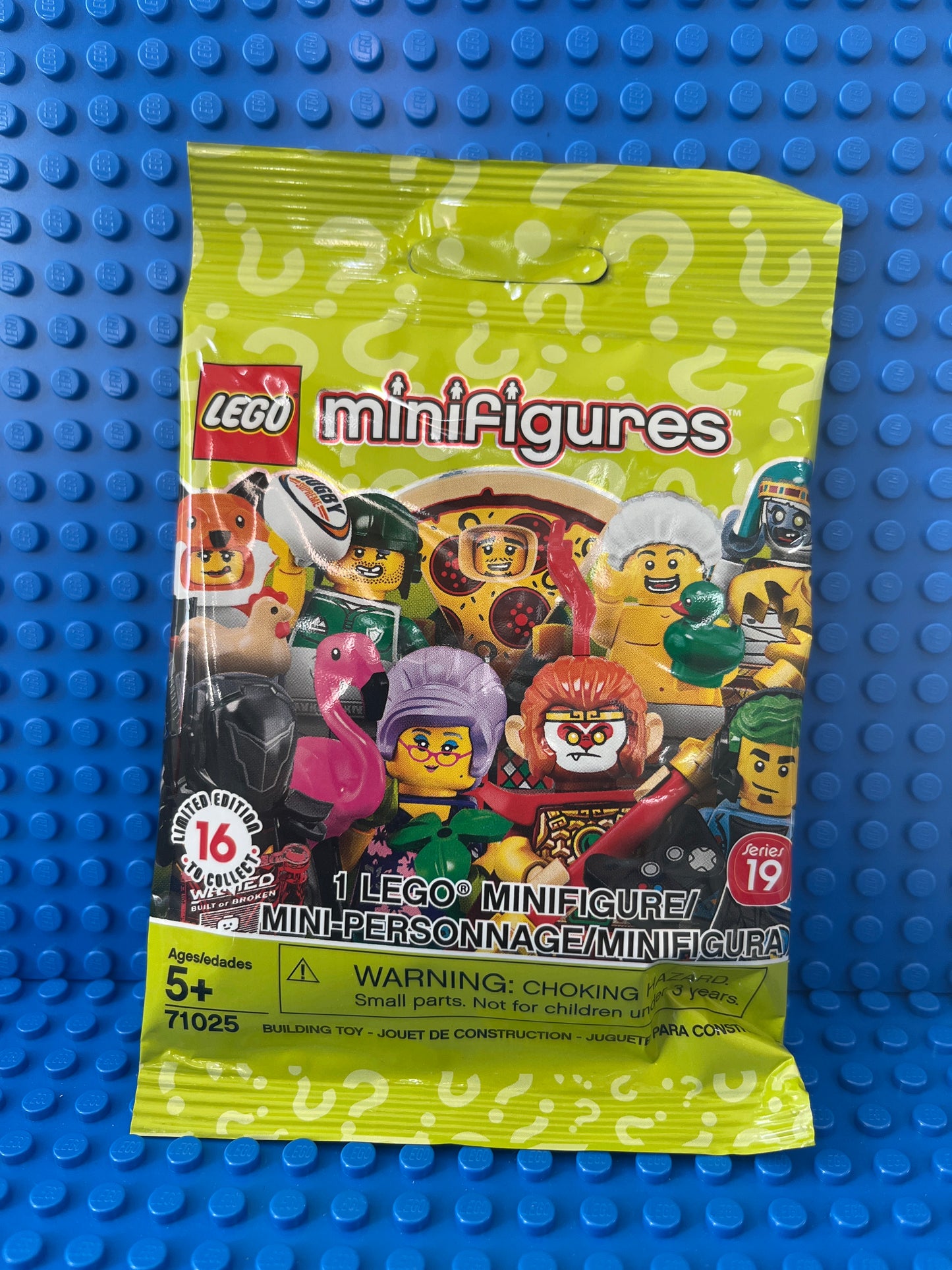 71025 Minifigure, Series 19 (Complete Random Set of 1 Minifigure)