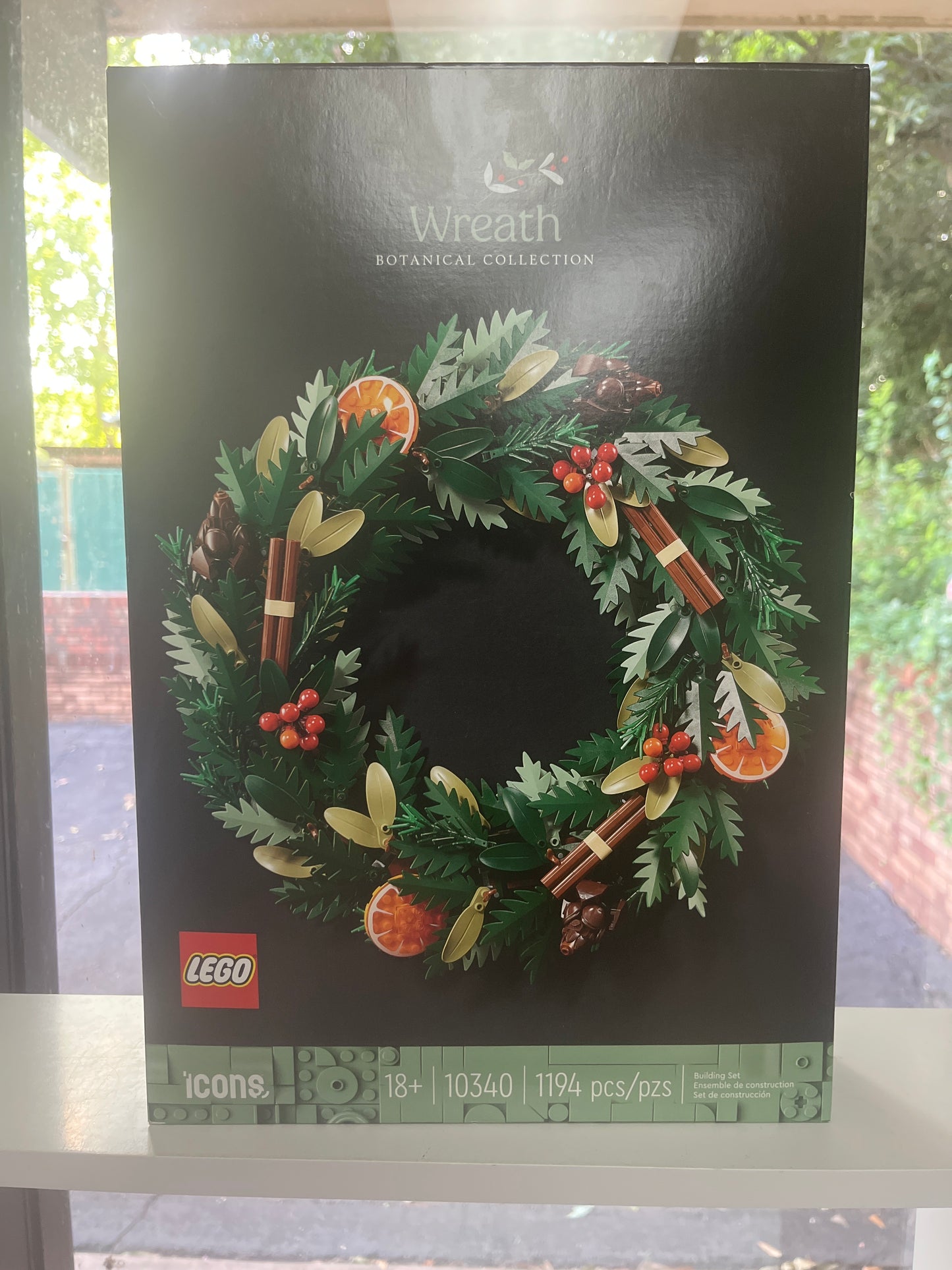 10340 Wreath Botanical Collection