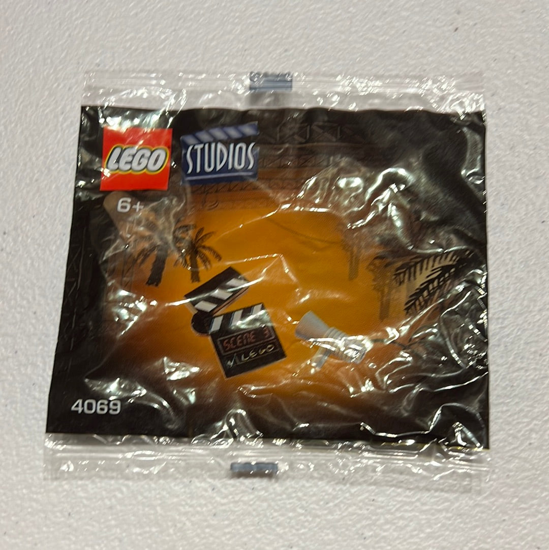 4069 Katinko & Megaphone polybag