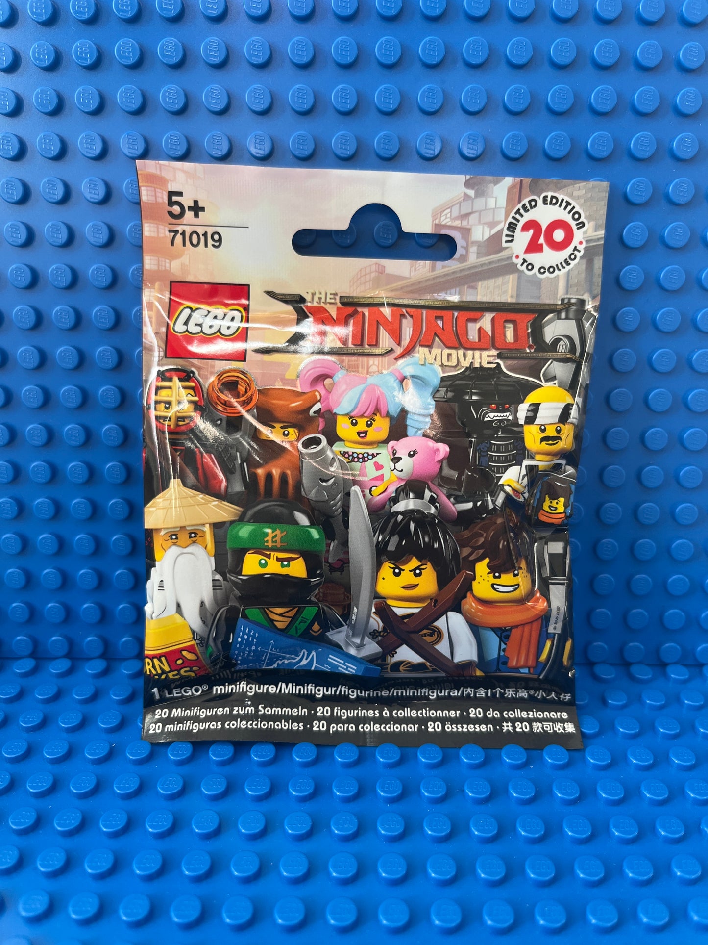 71019 Minifigure, The LEGO Ninjago Movie (Complete Random Set of 1 Minifigure)