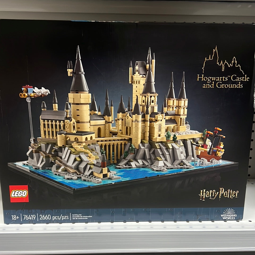76419 Hogwarts Castle and Grounds