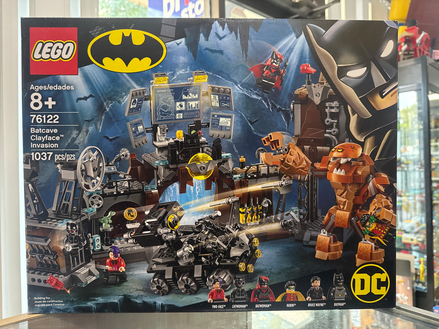 76122 Batcave Clayface Invasion