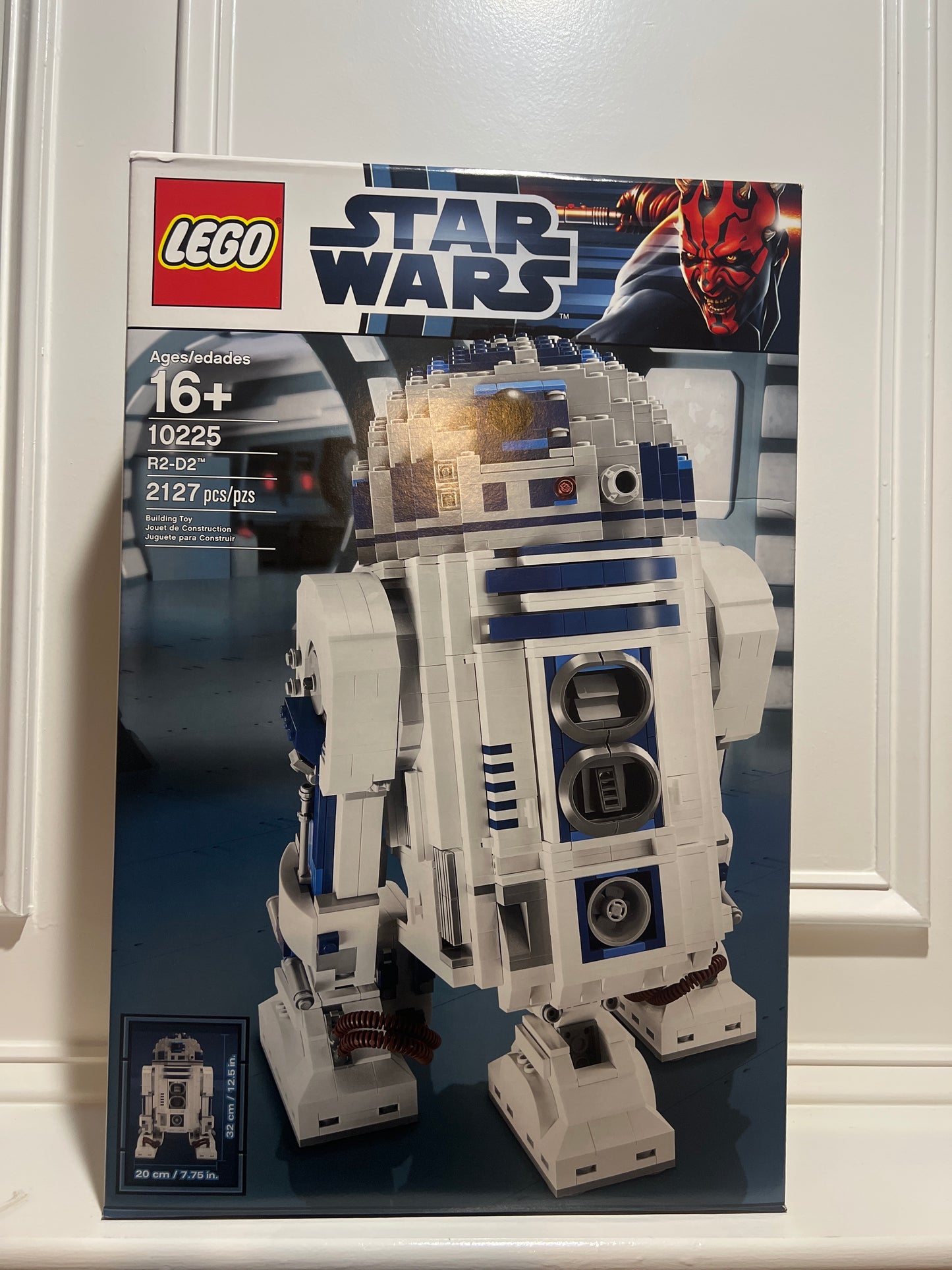 10225 R2-D2 - UCS