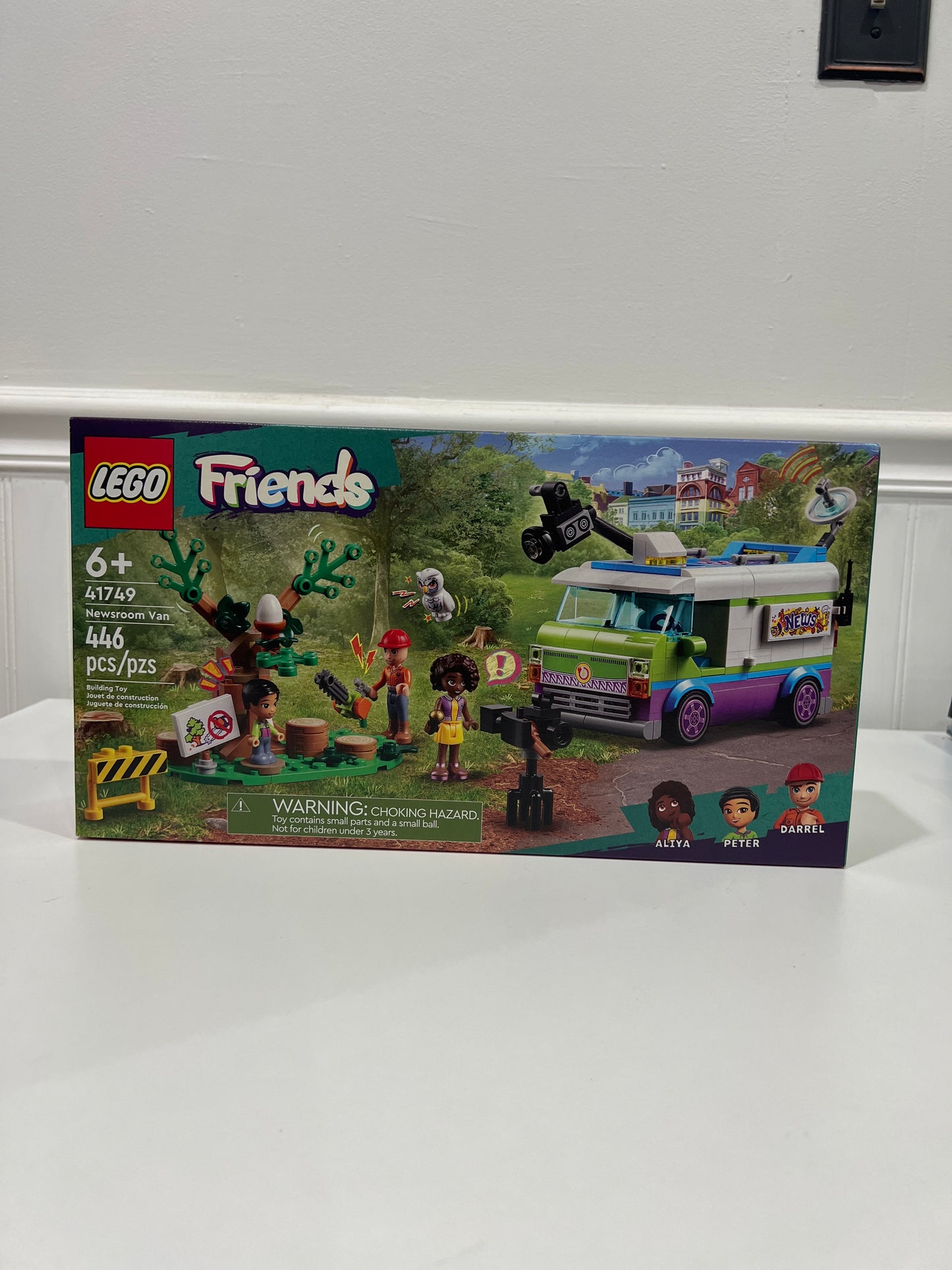 41749 Newsroom Van