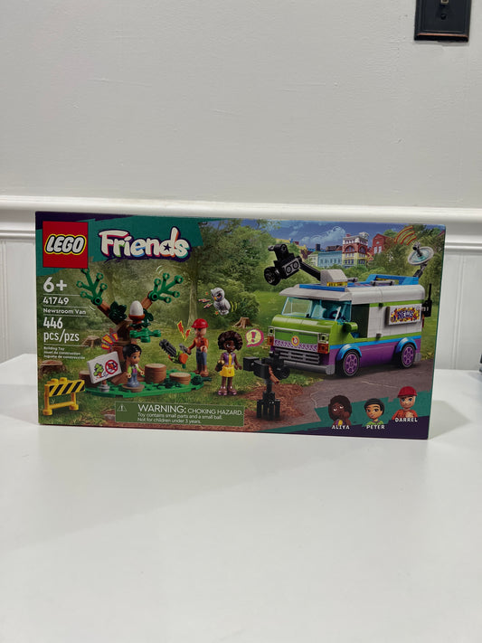 41749 Newsroom Van