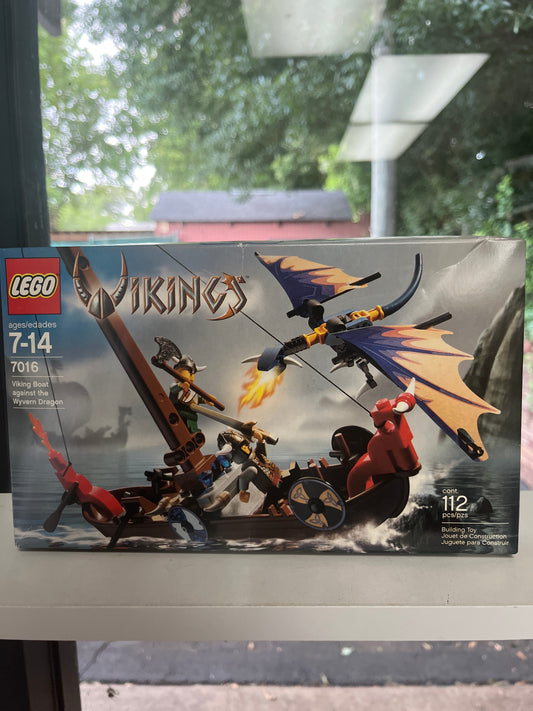 7016 Vikings Boat against the Wyvern Dragon