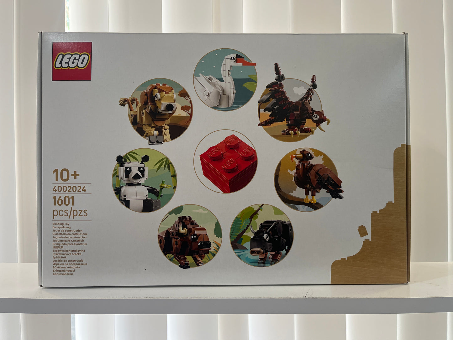 4002024 - 2024 Employee Exclusive - LEGO Factories National Animals