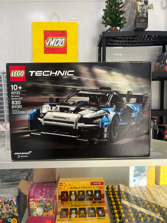 42123 McLaren Senna GTR