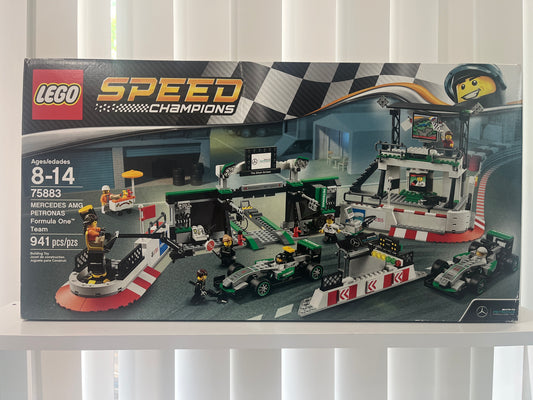75883 MERCEDES AMG PETRONAS Formula One™ Team