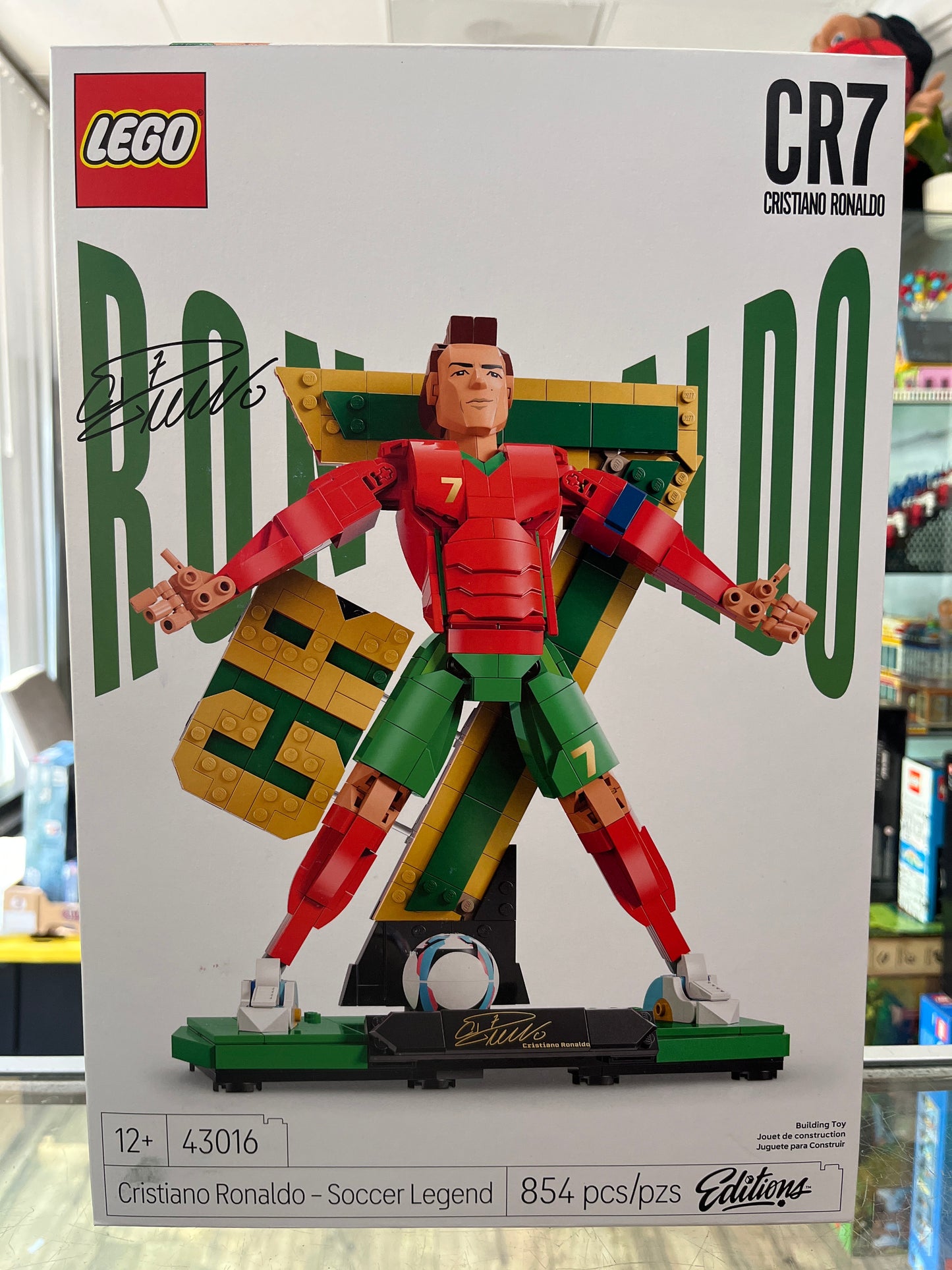 43016 Cristiano Ronaldo - Soccer Legend