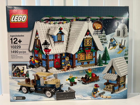 10229 Winter Village Cottage