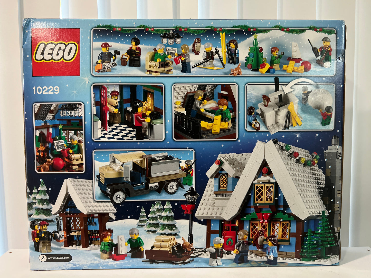 10229 Winter Village Cottage