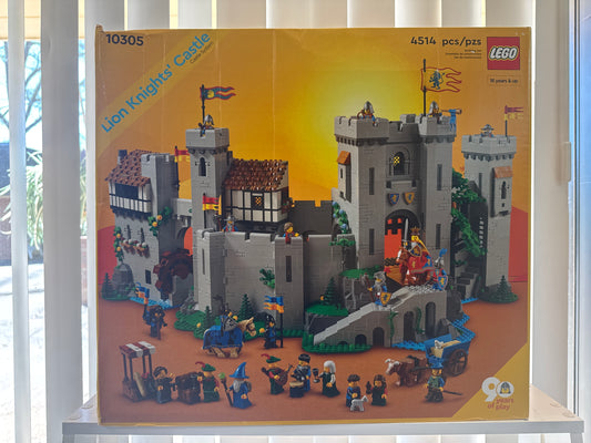 10305 Lion Knights' Castle ( damaged box )