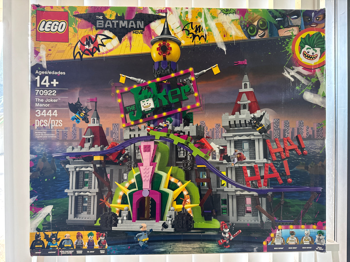 70922 The Joker Manor ( has shelfwear)