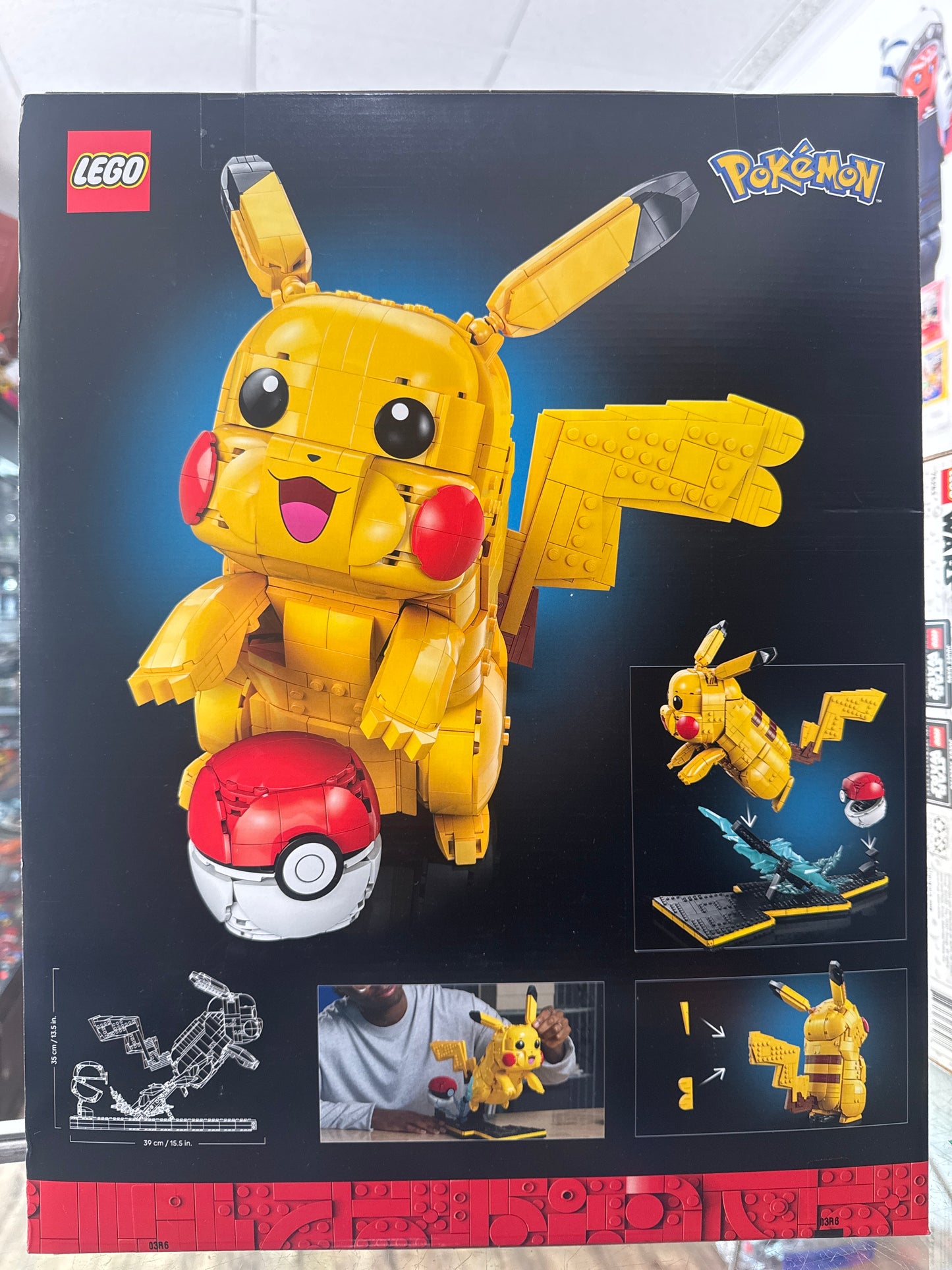 72152 Pikachu And Poke Ball