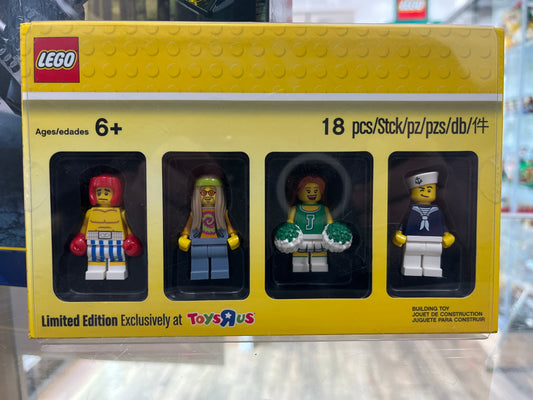 Lego Bricktober Minifigure Collection 4/4