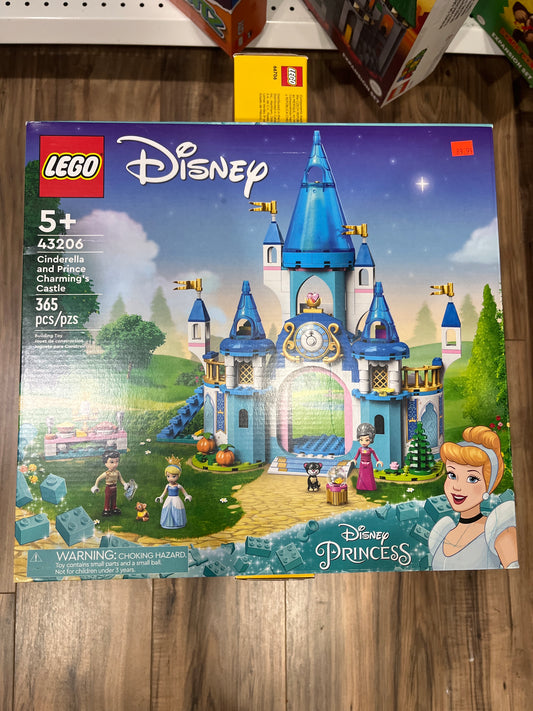 43206 Cinderella and Prince Charming Castle