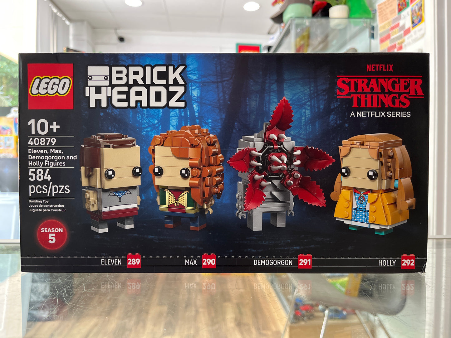 40879 Eleven, Max, Demogorgon and Holly Figures