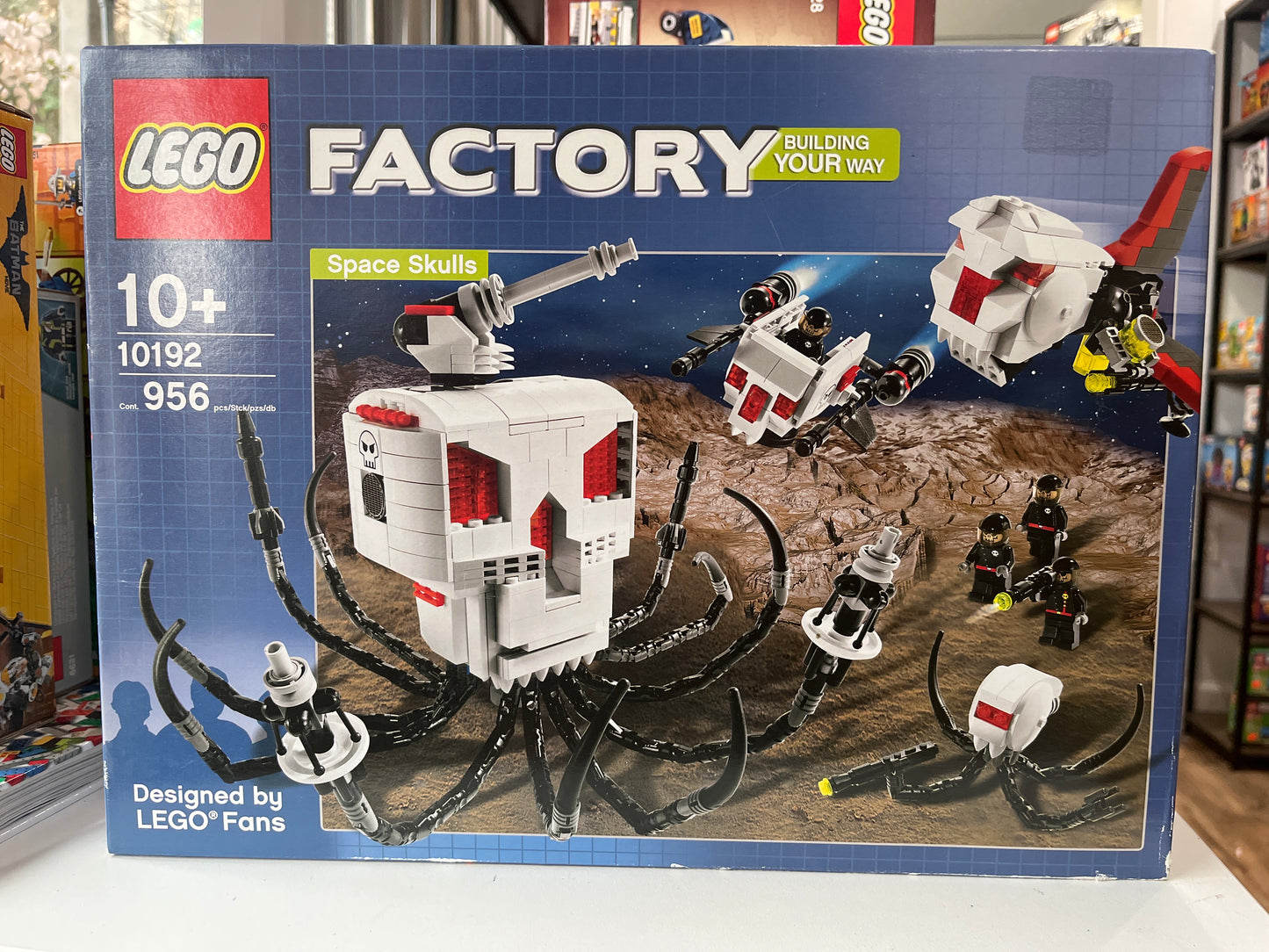 10192 Factory Space Skulls