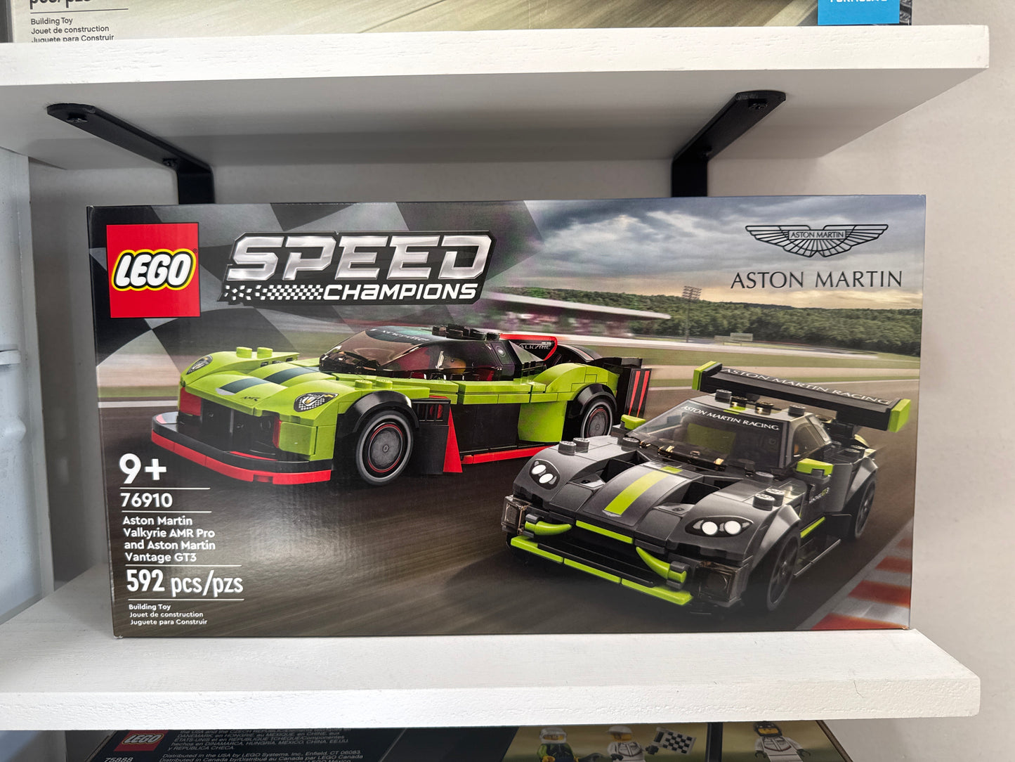 76910 Aston Martin Valkyrie AMR Pro and Aston Martin Vantage GT3