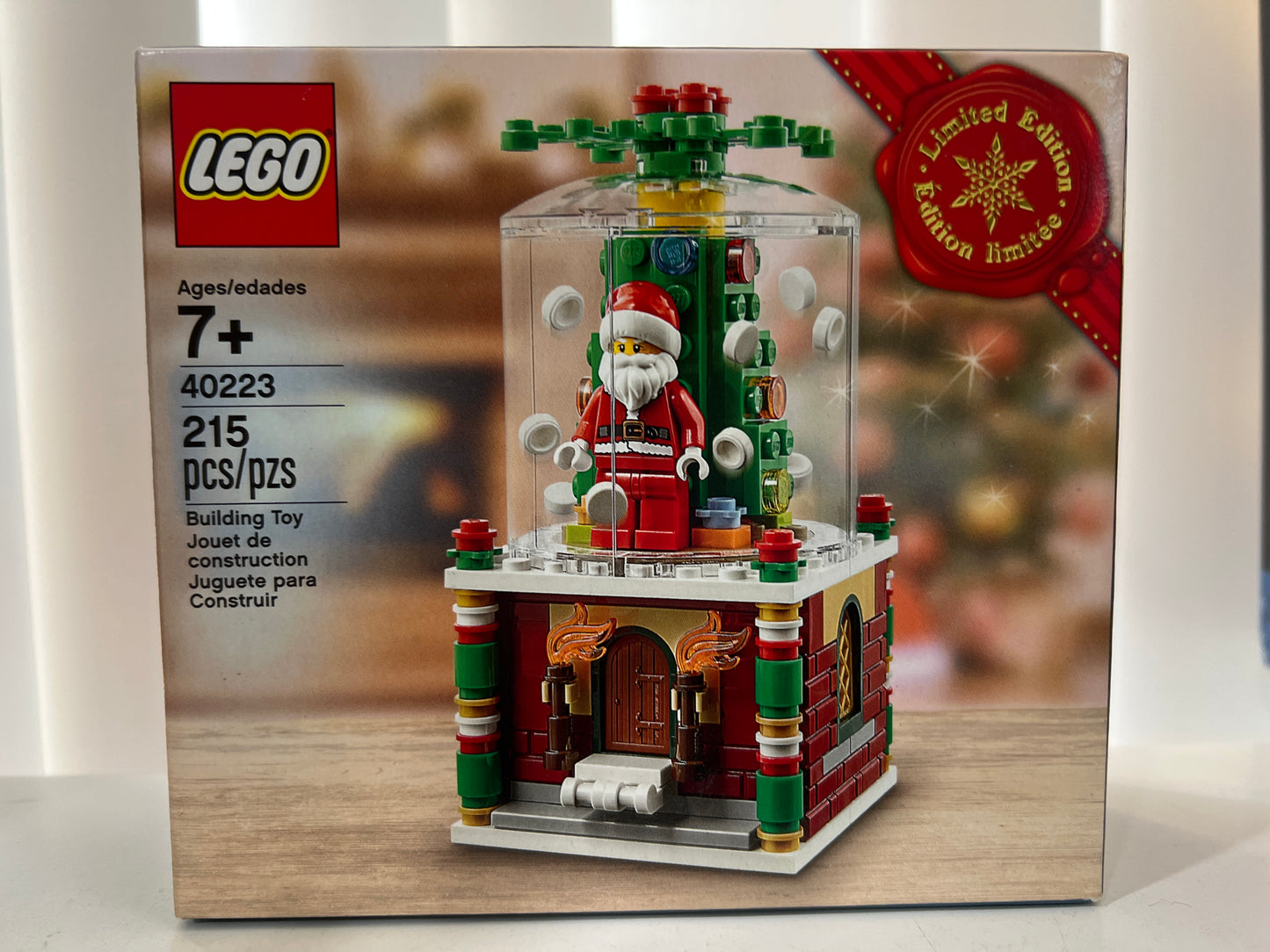 40223 Snowglobe