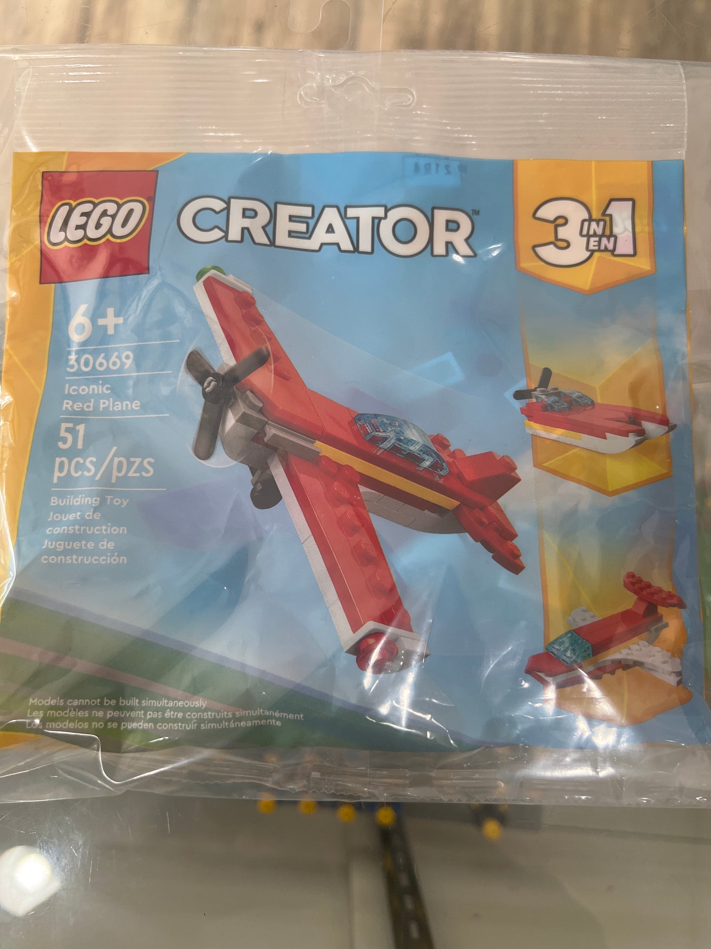 30669 Iconic Red Plane polybag