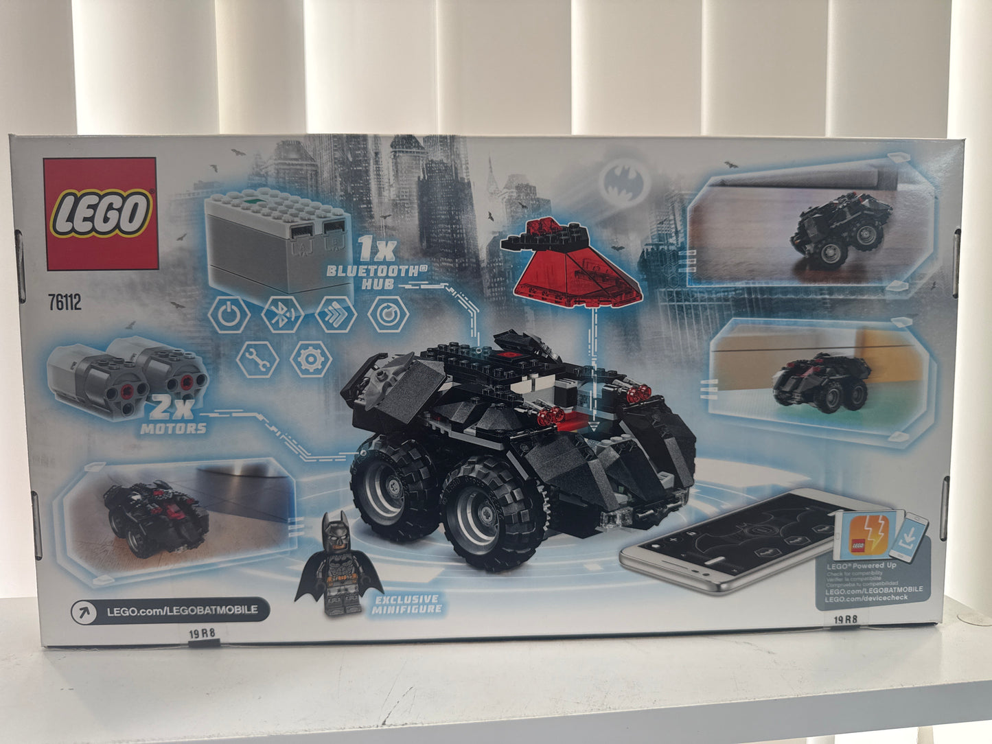 76112 
App-Controlled Batmobile