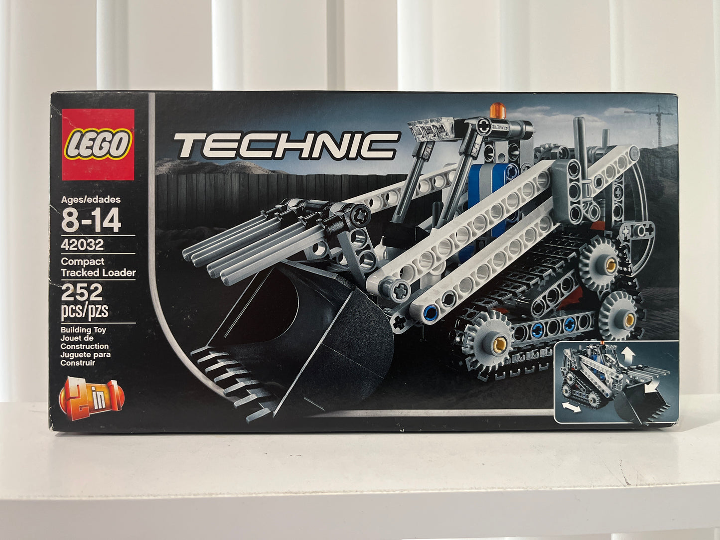 42032 Compact Tracked Loader