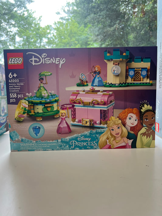 43203 Aurora, Merida and Tiana’s Enchanted Creations