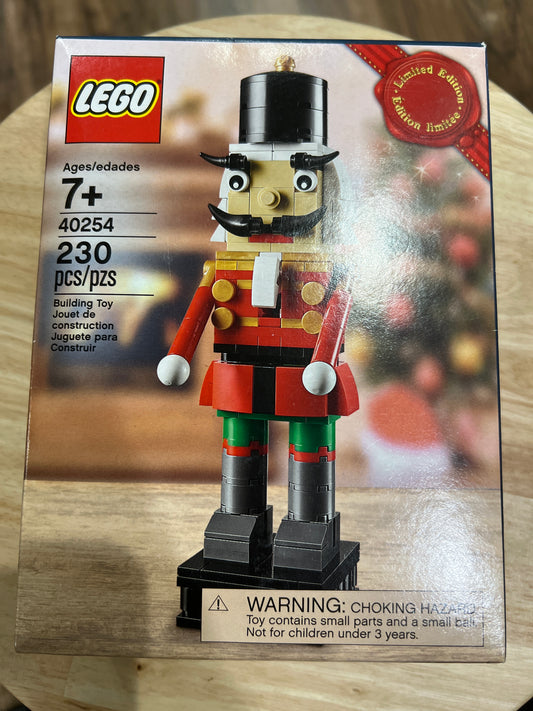 40254 Nutcracker