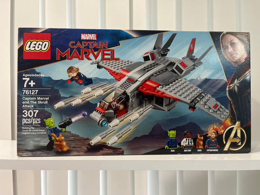 76127 Captain Marvel and the Skrull Attack