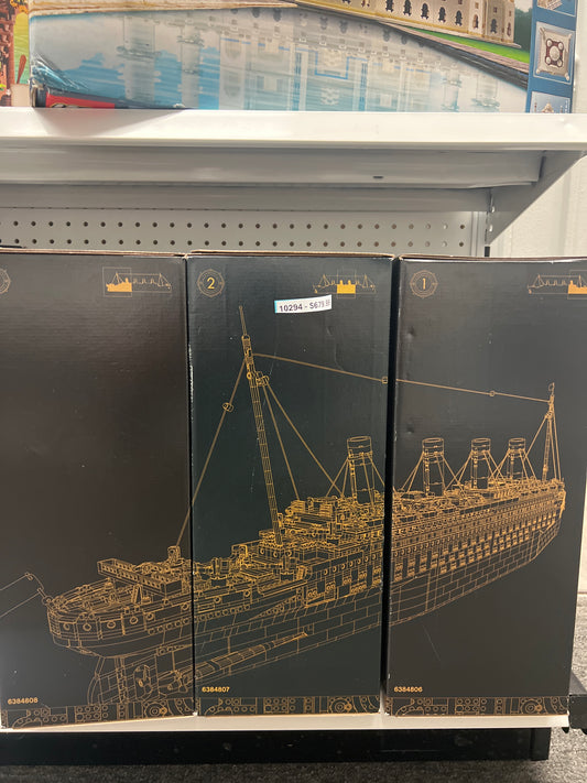 10294 Titanic (No box)