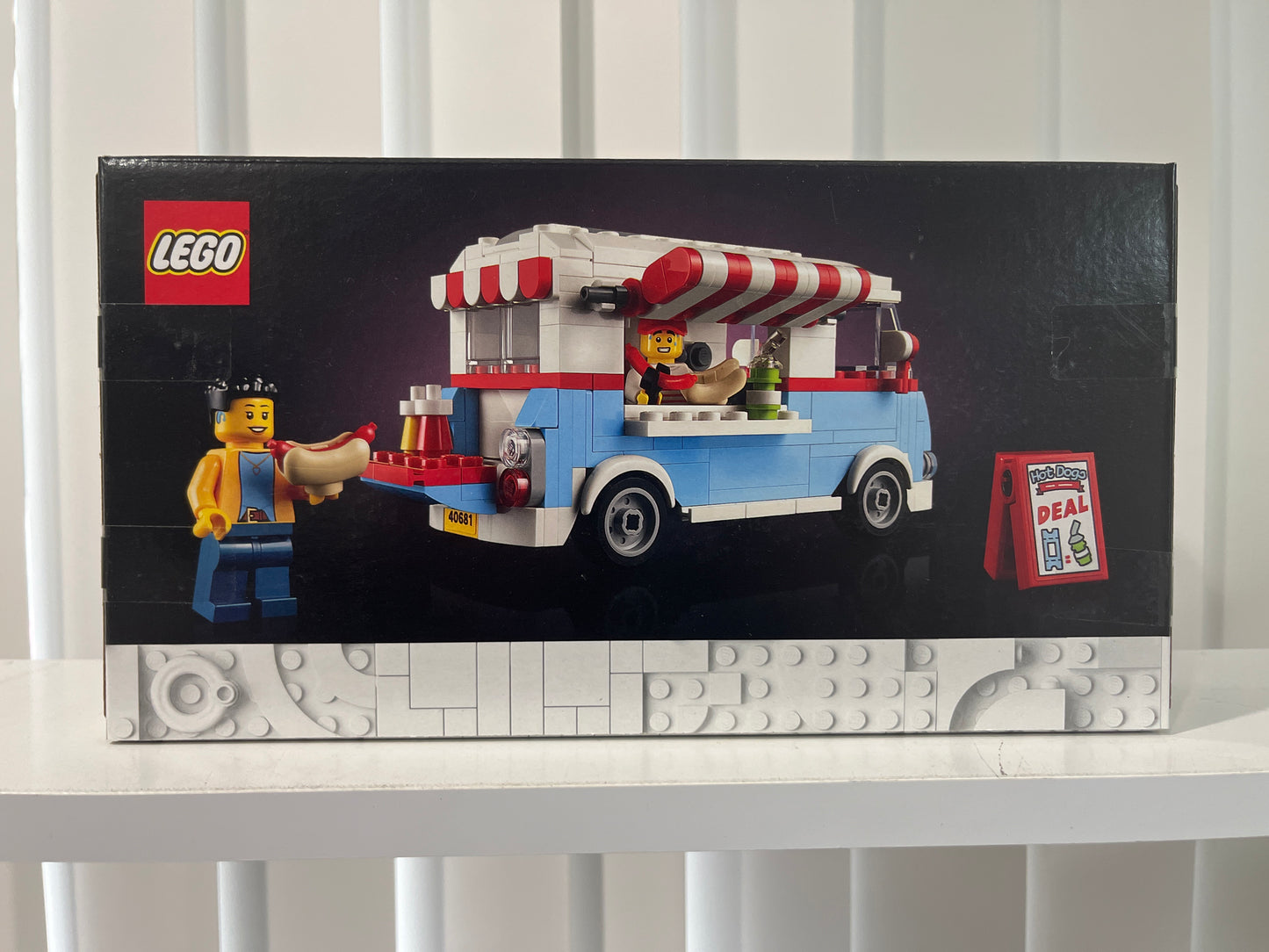 40681 Retro Food Truck