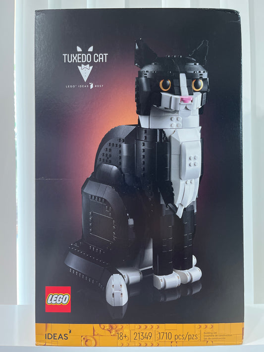 21349 Tuxedo Cat