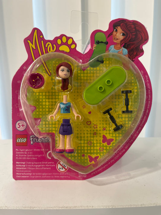 471702 Mia with Skateboard blister pack