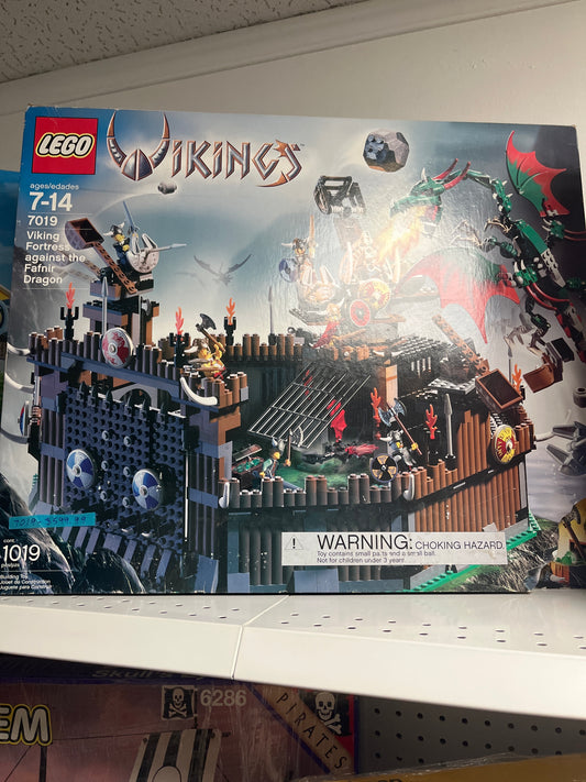 7019 Viking Fortress against the Fafnir Dragon