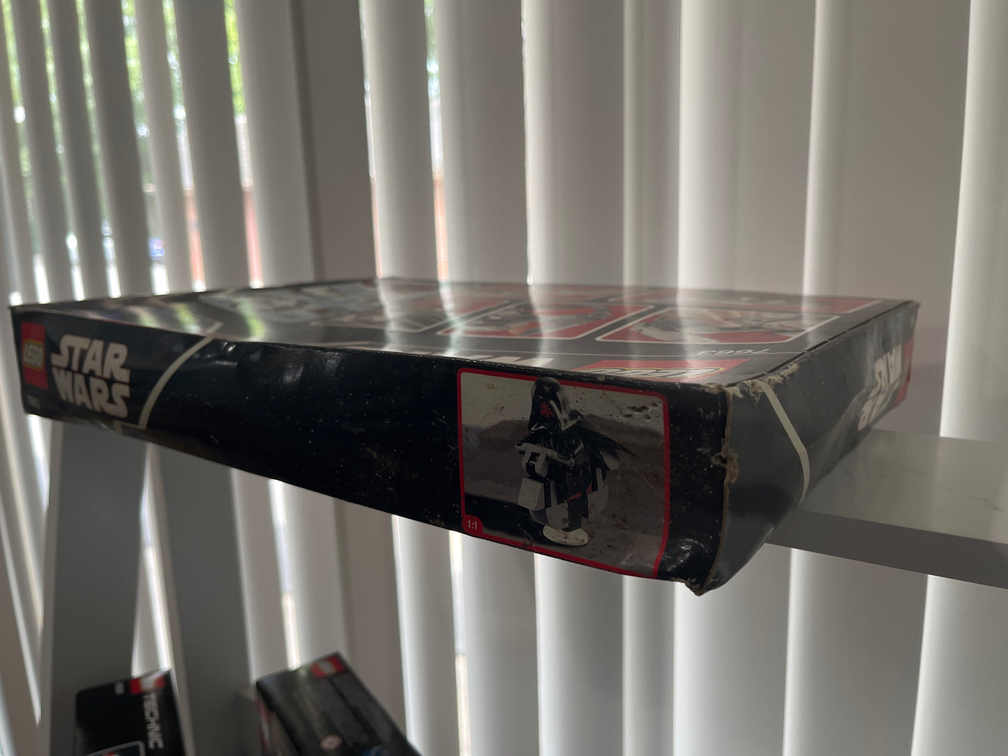 7663 Sith Infiltrator (Damaged box)