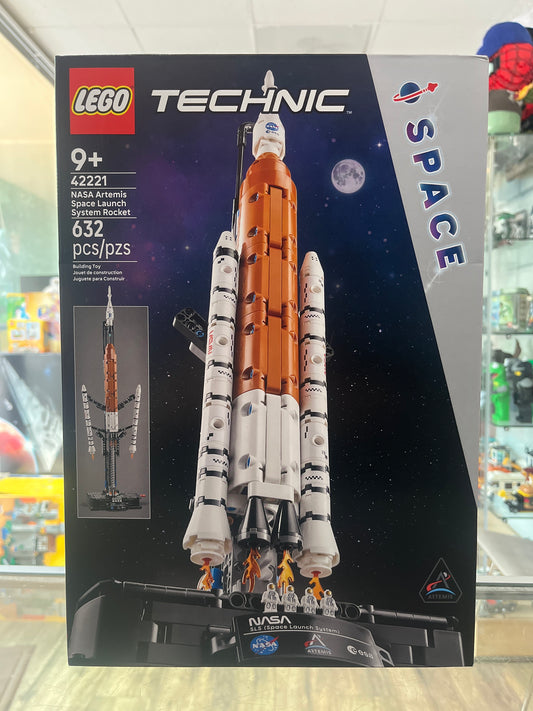42221 NASA Artemis Space Launch System Rocket